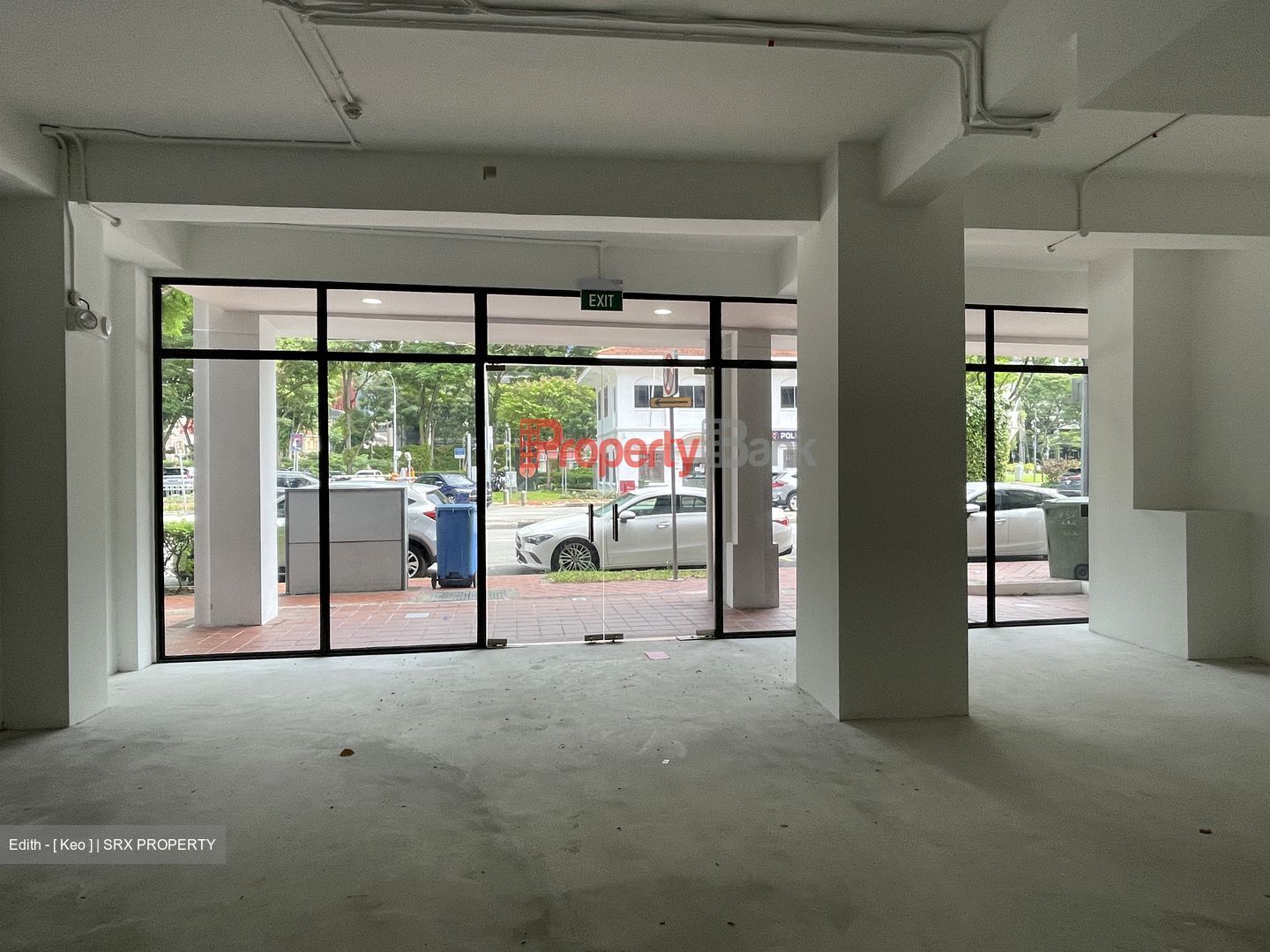 North Canal Road (D1), Retail #582338811